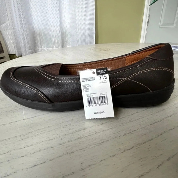 NWT Thom McAn Women's Casual Slip On Loafer  Leather Comfort Flats Sz 7.5 - Picture 5 of 12